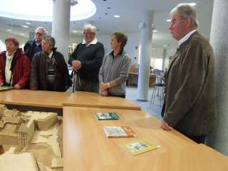 2012.10.13. Puchheimből jött vendégek könyvtári látogatása 27.jpg
